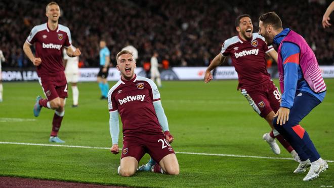 欧联杯｜ 32岁孙兴慜连9季破门数上双 主帅挺热刺队长回击质疑